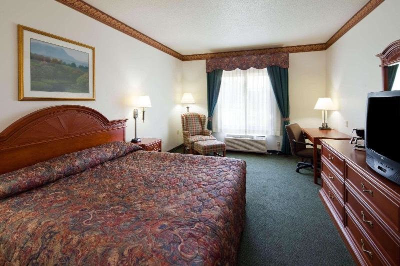 Люкс Country Inn & Suites by Radisson, Prairie du Chien, WI
