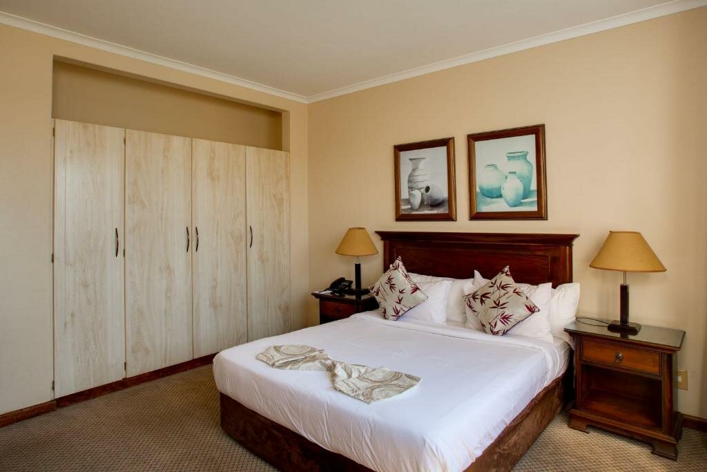 Standard Double room Riviera on Vaal Resort