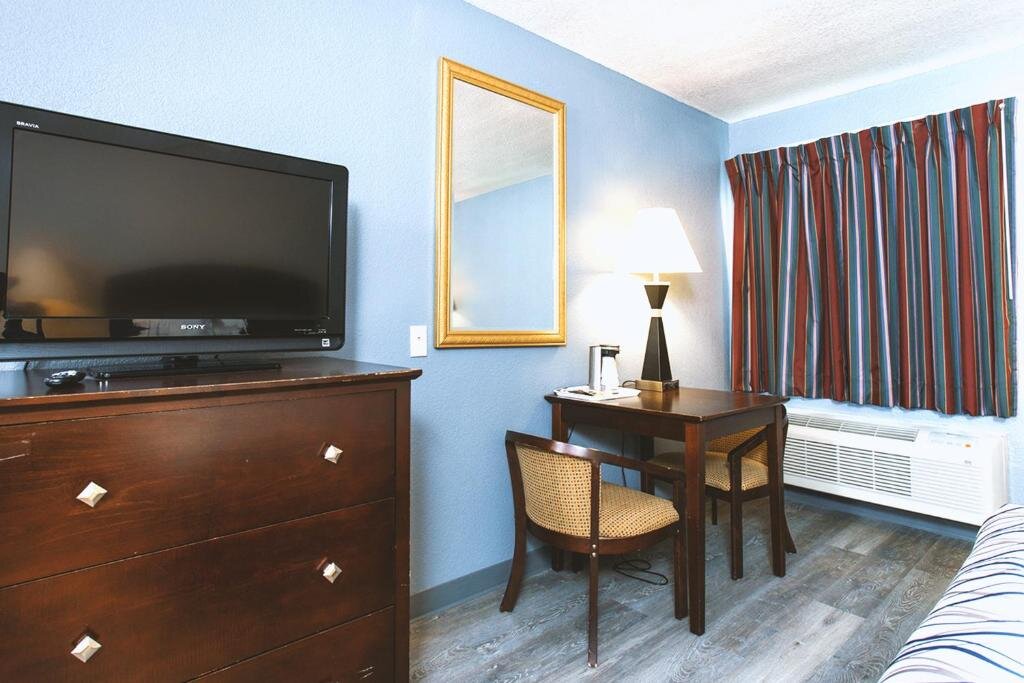 Двухместный номер Deluxe Coratel Inn & Suites by Jasper Park city - Wichita North