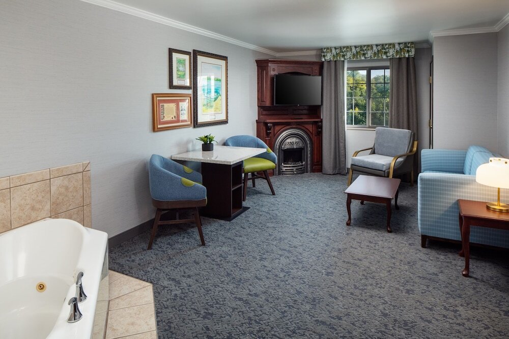 Люкс Premium Irish Cottage Inn & Suites