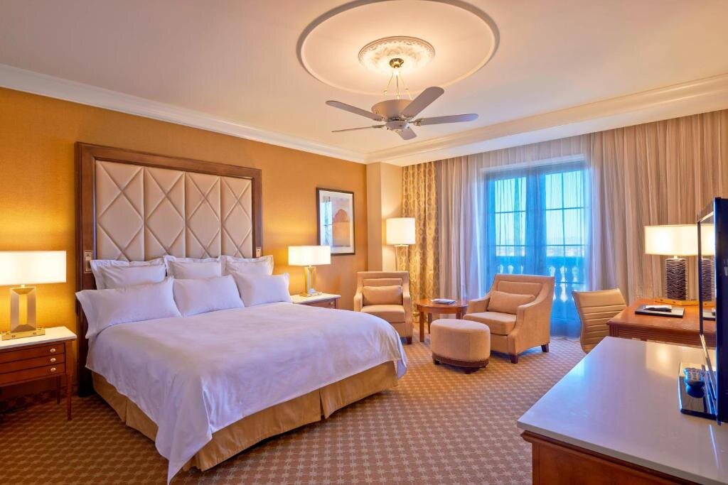 Номер Standard с балконом JW Marriott Las Vegas Resort and Spa