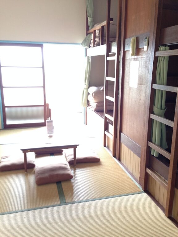Camera quadrupla Economy con balcone Amanohashidate Youth Hostel