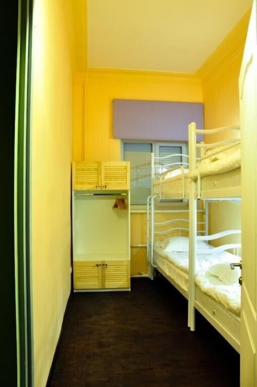 Кровать в общем номере (женский номер) FACTORY Hostel
