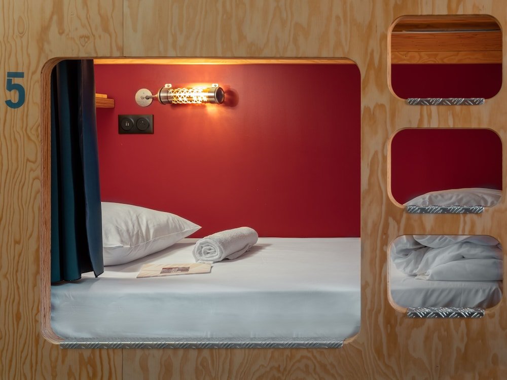 Кровать в общем номере (мужской номер) Eklo Toulouse