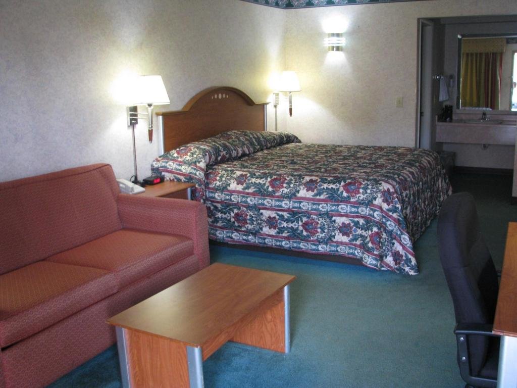 Standard Double room Royal Inn Motel