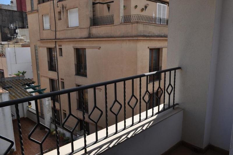 Трёхместный номер Standard с балконом Hostal Vila del Mar