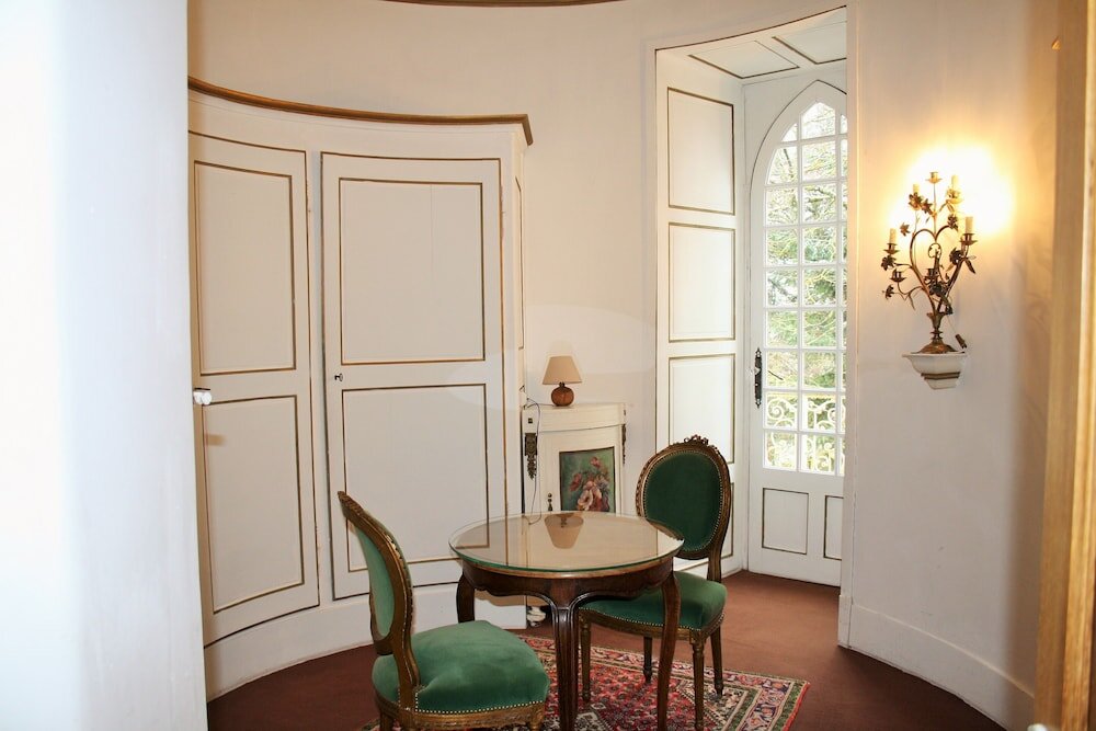 Трёхместный люкс Chateau d'Ayres - Hôtel & Spa