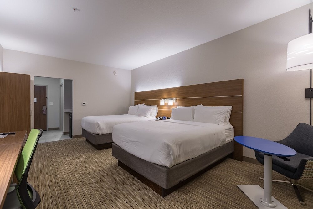Standard quadruple chambre Holiday Inn Express and Suites San Marcos South, an IHG Hotel