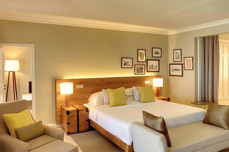 Standard Familie Zimmer mit Balkon und mit Meerblick OUTRIGGER Mauritius Beach Resort
