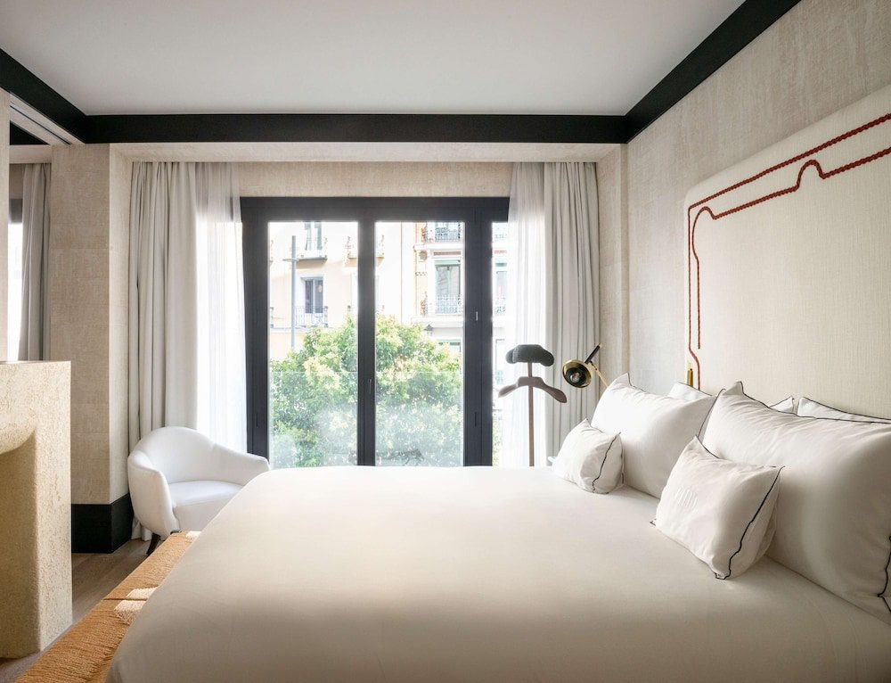 Двухместный люкс Corinto Hotel Montera Madrid, Curio Collection By Hilton