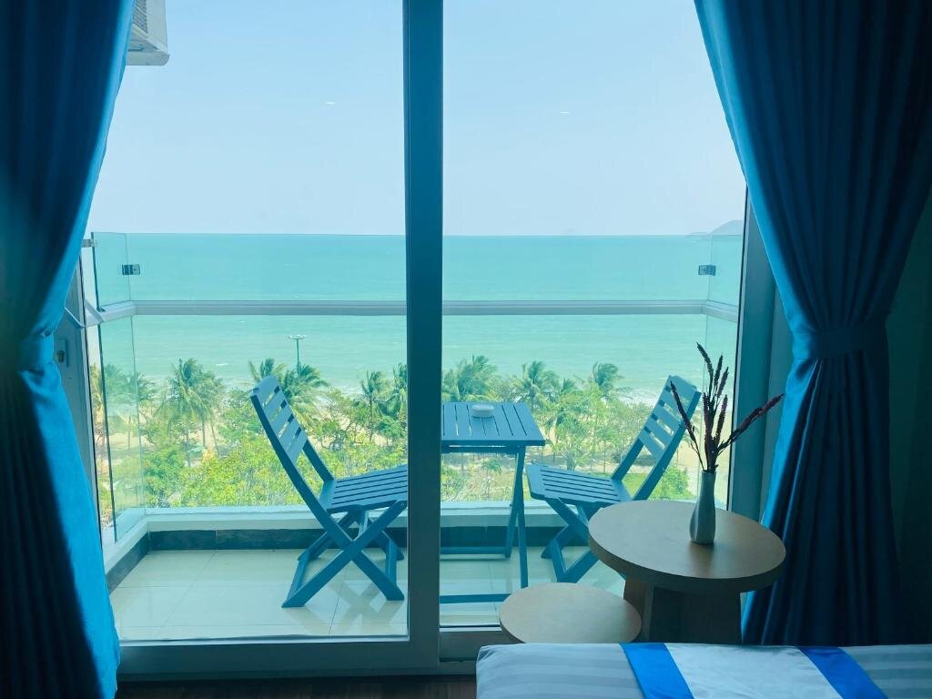 Deluxe Dreier Zimmer mit Balkon und mit Meerblick Blue Pearl Hotel
