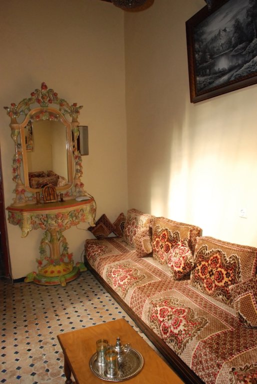 Luxus Suite 1 Schlafzimmer mit Blick auf den Innenhof Riad La Source Bleue
