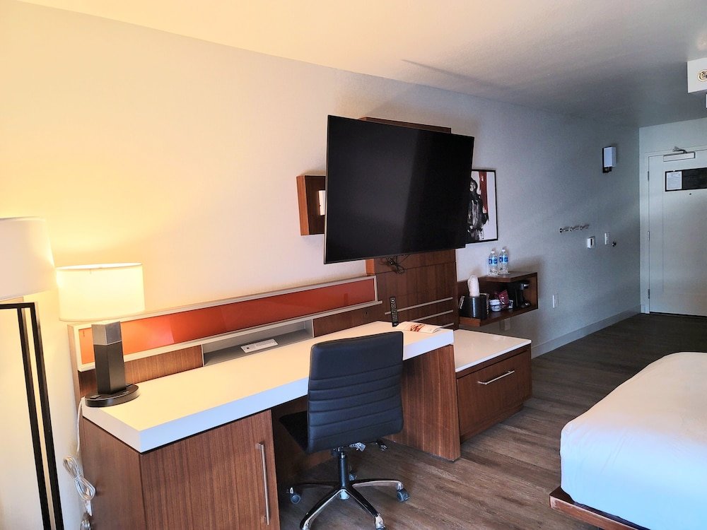 Suite 1 dormitorio Delta Hotels by Marriott Denver Thornton