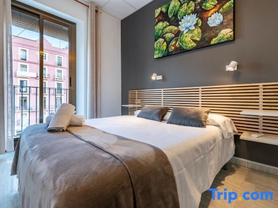 Standard Single room with balcony and with city view Forum Tarragona
