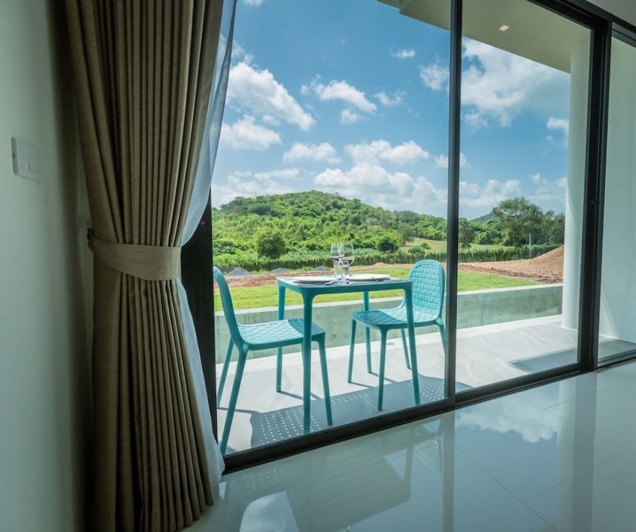 Двухместный номер Deluxe с балконом и с красивым видом из окна Viva Montane Hotel Pattaya
