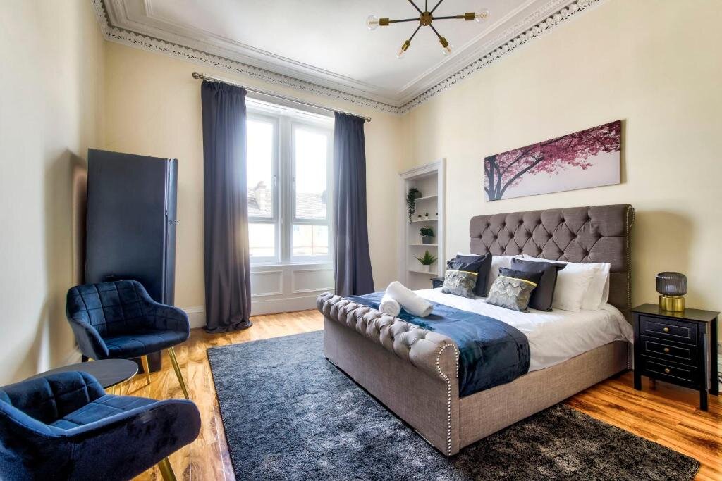 Apartamento Stunning 5 bedroom apt, close to city centre, SEC, Hydro and motorway