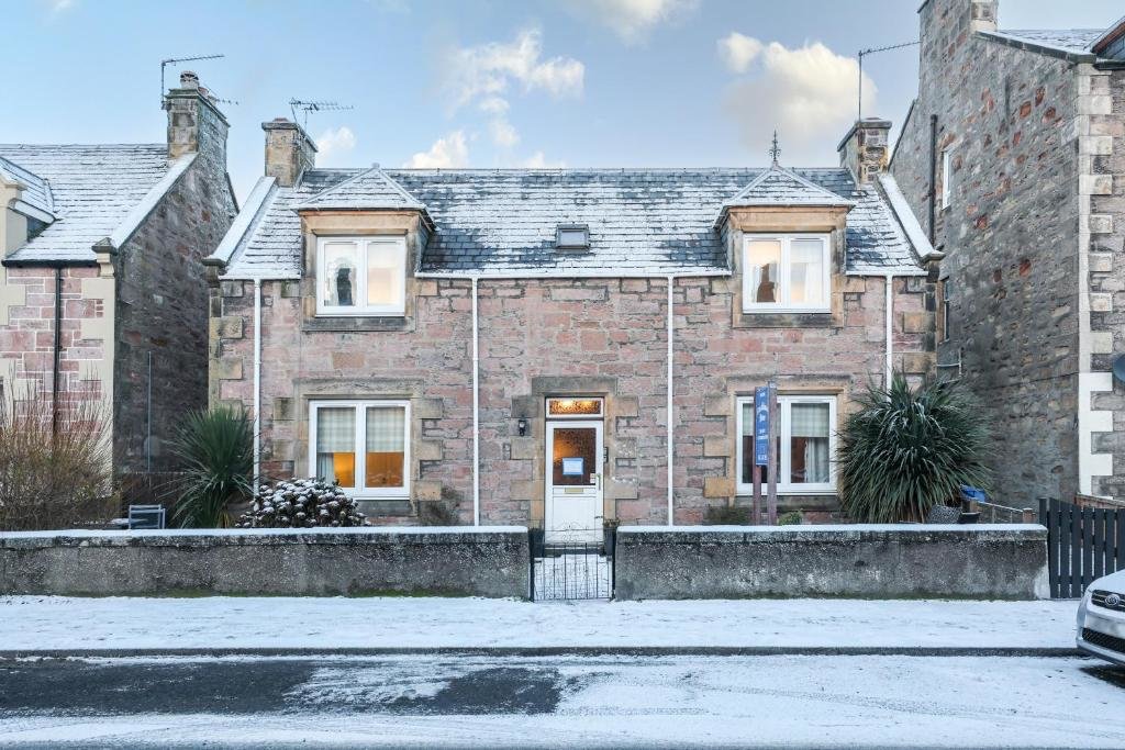 Cabaña Stunning 7 Bedroom Full House - All Ensuite - Inverness