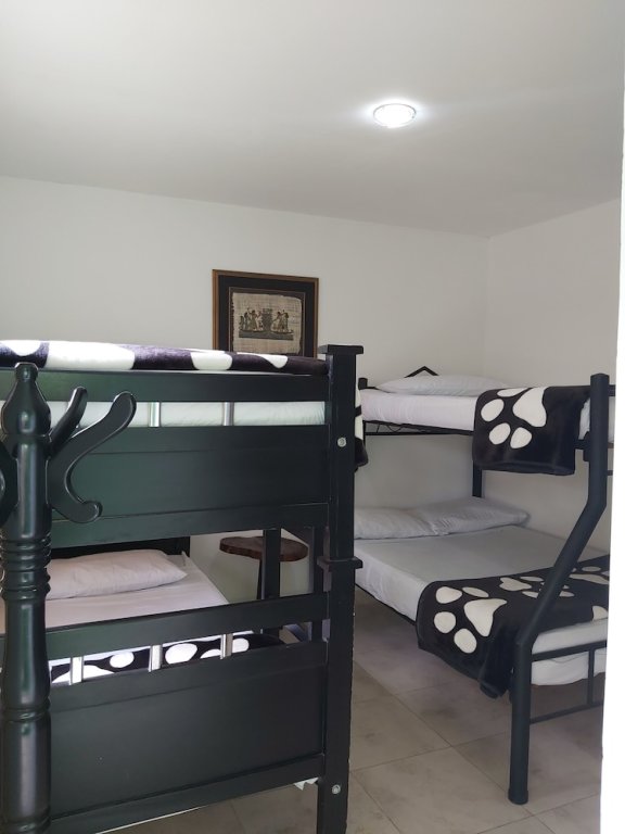 Habitación Real 1 dormitorio Hostal y Camping Los Girasoles