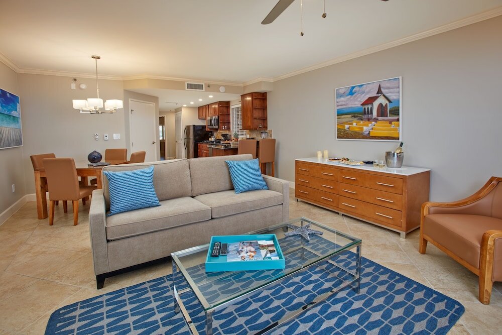 Suite 1 Schlafzimmer mit Balkon und mit Blick auf den Golf Divi Village All Inclusive Villas