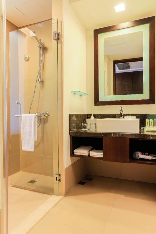 Двухместный номер Standard Holiday Inn & Suites Makati, an IHG Hotel