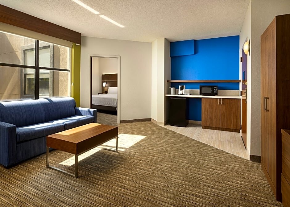 Люкс с 2 комнатами Holiday Inn Express Hotel & Suites Irving DFW Airport North, an IHG Hotel
