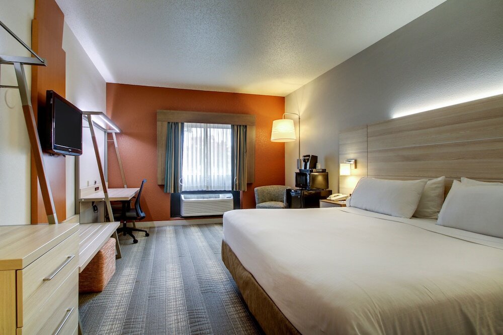 Люкс c 1 комнатой Holiday Inn Express Milwaukee North - Brown Deer/Mequon, an IHG Hotel