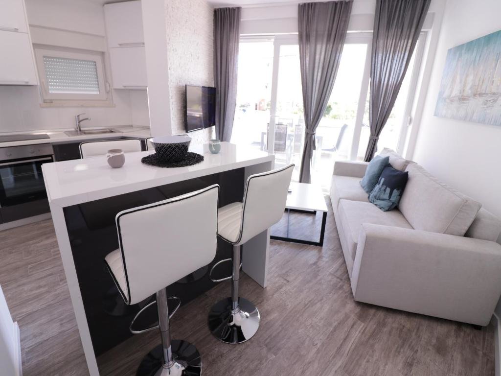 Apartamento 2 dormitorios con balcón Apartments & Rooms Danivan Pool Villas