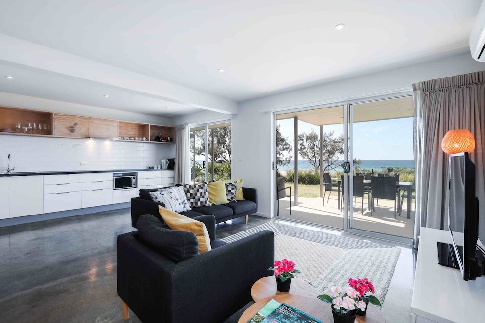Apartamento De lujo 3 habitaciones con vista al océano Sandbox Luxury Beach Front Apartments