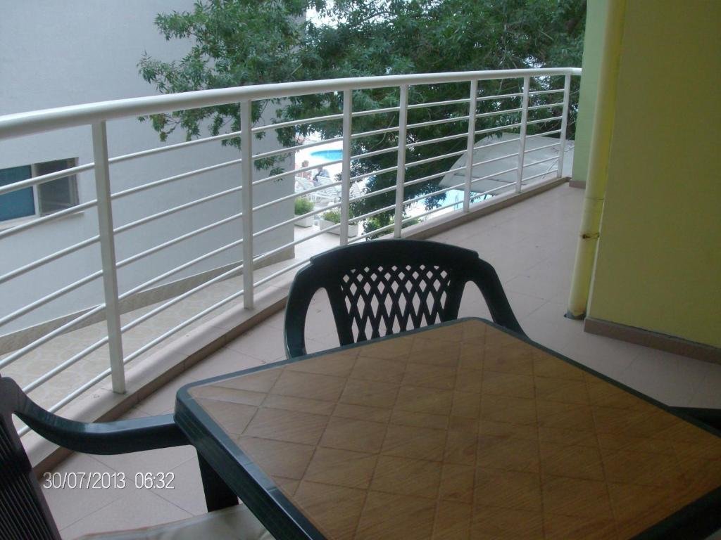 1 Bedroom Apartment with balcony and with partial sea view Evridika Apartments