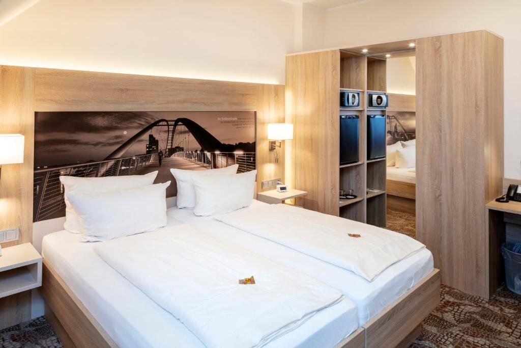 4 Bedrooms Apartment Best Western Hotel Dreilaenderbruecke