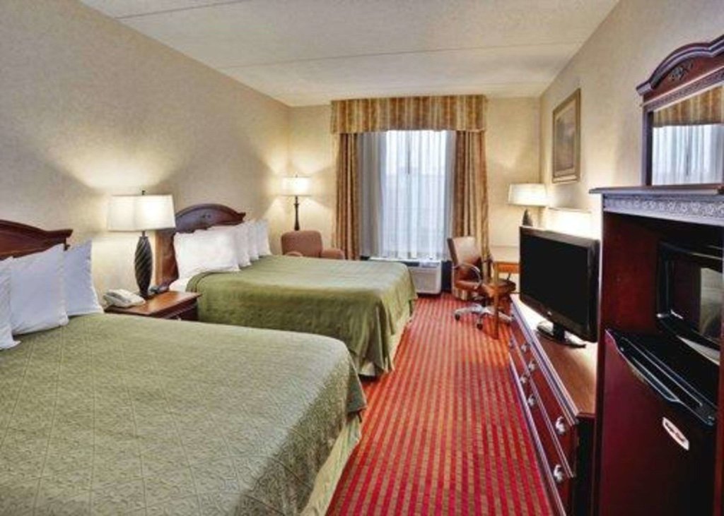 Standard Quadruple room Quality Inn & Suites
