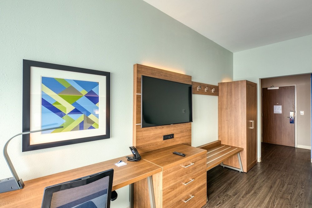 Suite quadrupla Holiday Inn Express & Suites - Charlotte - South End, an IHG Hotel