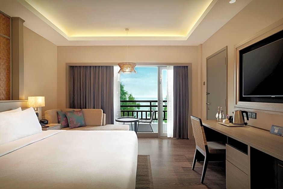 Номер Standard с балконом DoubleTree by Hilton Damai Laut