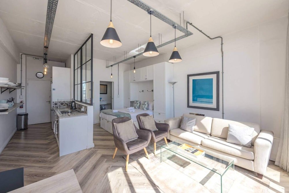 Апартаменты Homely Studio Apartment in Cape Town