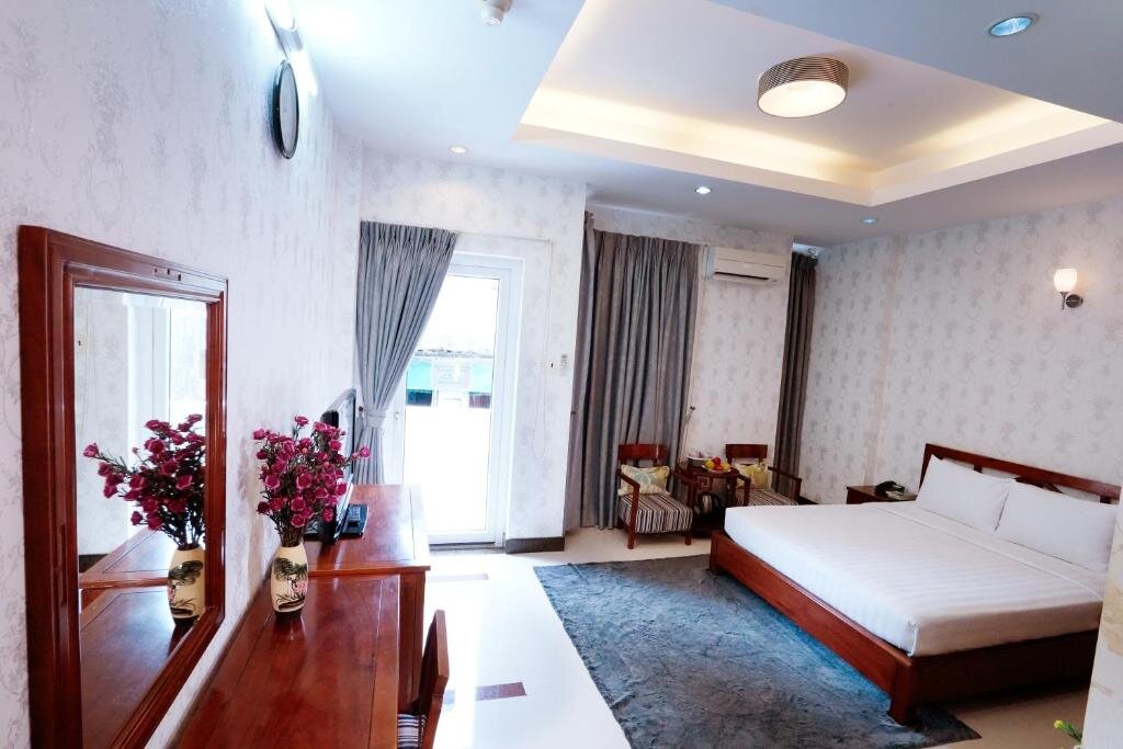 Люкс с балконом Ben Thanh Retreats Hotel
