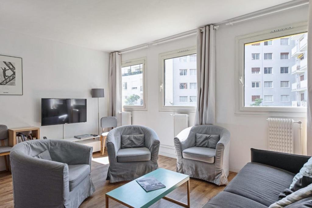 Apartment Sunny & quiet 2br near the Eiffel Tower Invalides Beaugrenelle Welkeys