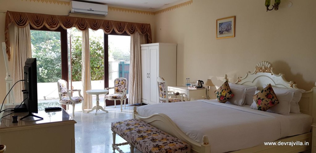 Suite Devraj Villa-A Luxury Homestay with Pool