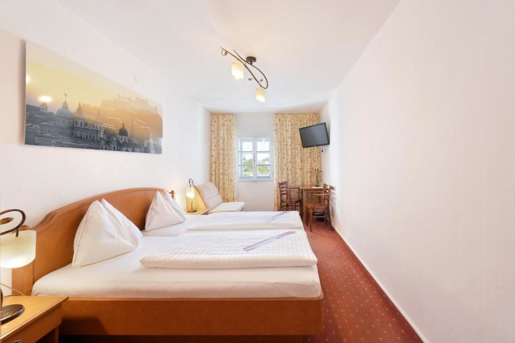 Standard Doppel Zimmer mit Straßenblick Hotel Krone 1512