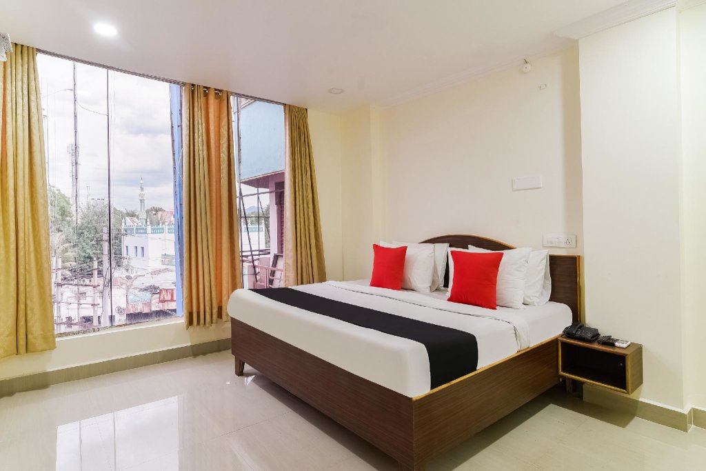 Standard Suite Capital O Hotel Shri Balaji Residency