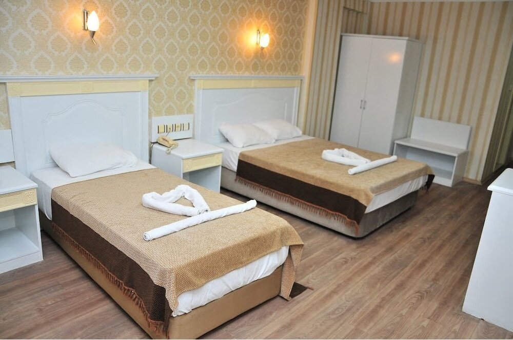 Standard Dreier Zimmer mit Balkon Gaziantep Burak Park Hotel