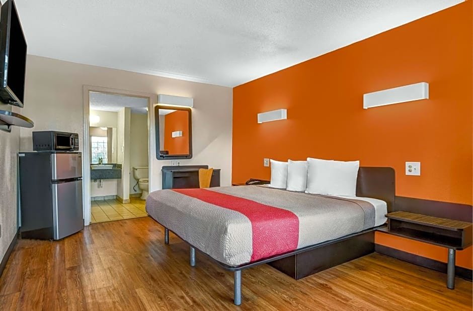Standard room Motel 6-Calhoun, GA