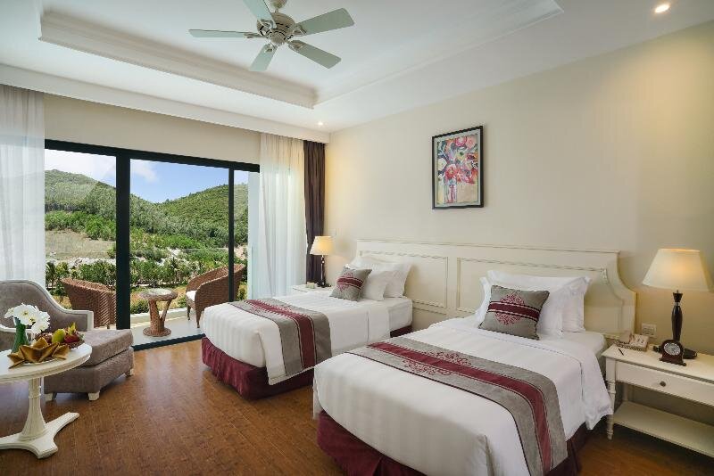 Двухместный номер Deluxe с балконом и с видом на сад Vinpearl Resort & Spa Nha Trang Bay