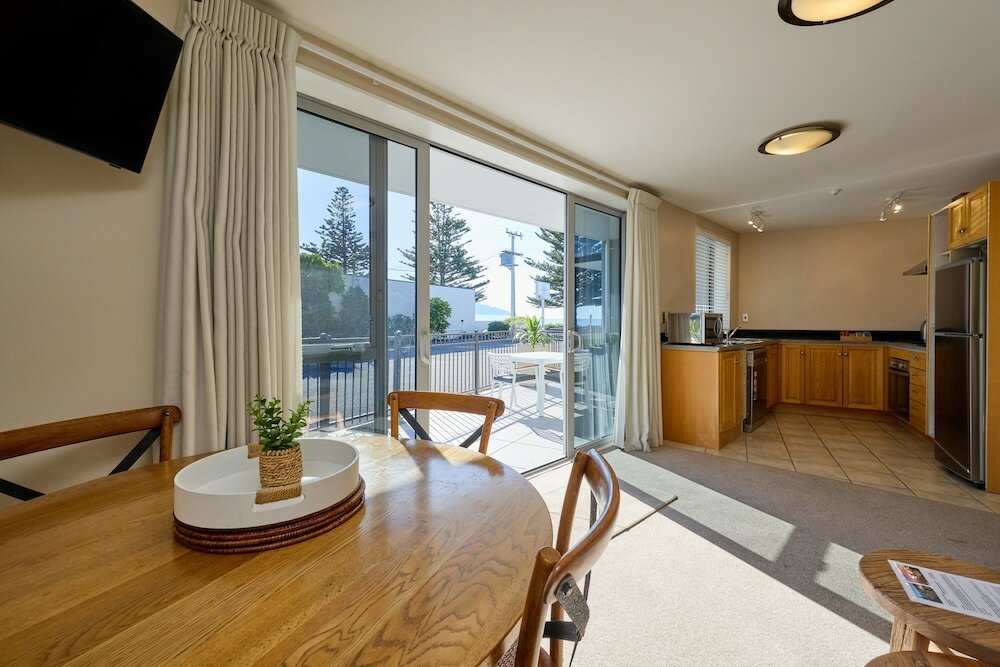 2 Bedrooms Standard Basement room with partial view Kaikoura Waterfront Apartments