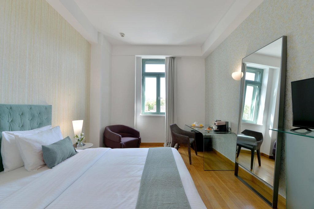 Junior Suite with city view Athenaeum Eridanus Luxury Hotel