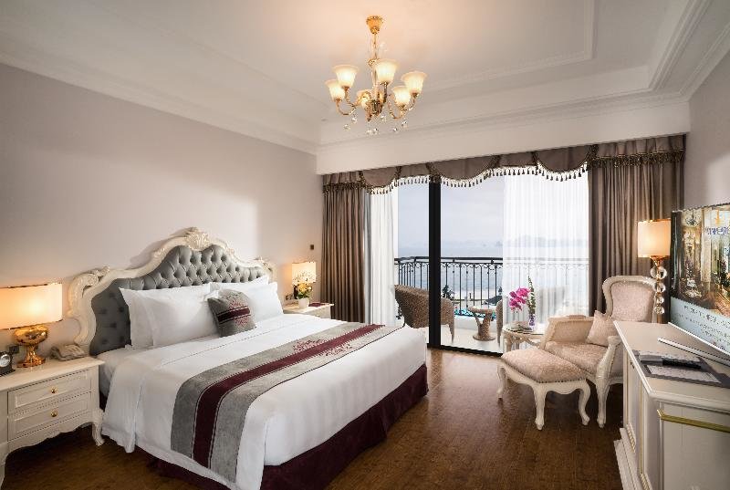 Standard Doppel Zimmer mit Balkon Vinpearl Resort & Spa Ha Long