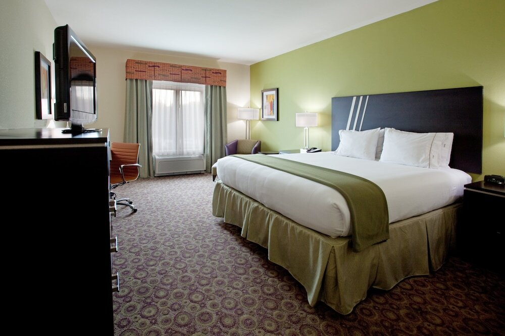 Номер Standard Holiday Inn Express Hotel & Suites Clemson - University Area, an IHG Hotel