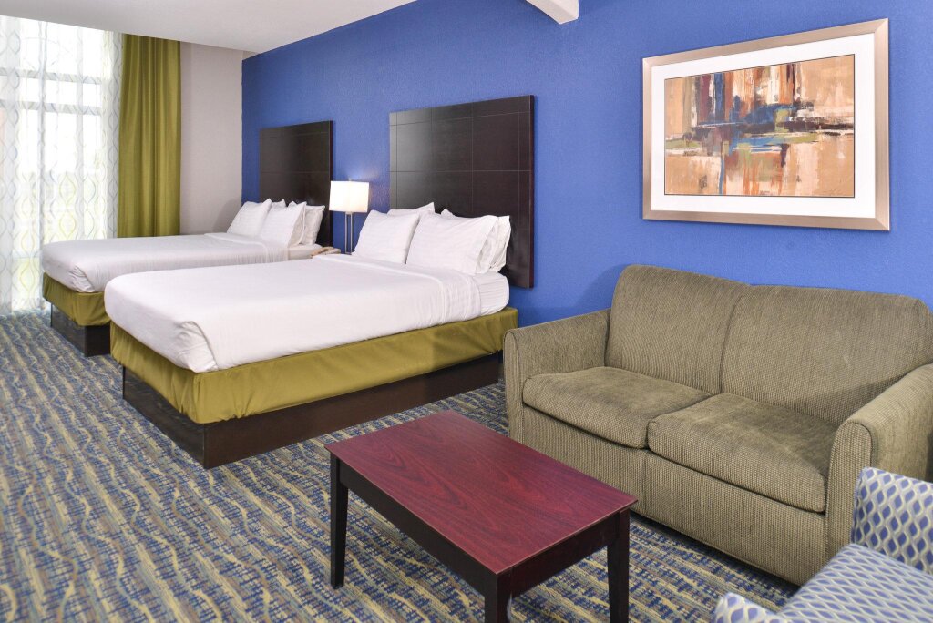 Standard Vierer Zimmer Holiday Inn Express Hotel & Suites San Antonio, an IHG Hotel