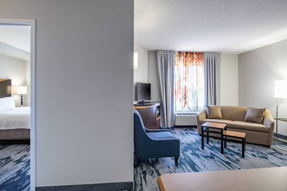 Люкс Fairfield Inn & Suites by Marriott Winnipeg