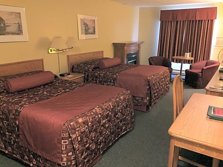 Habitación cuádruple Estándar Shallow Bay Motel & Cabins