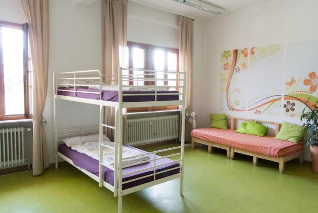 Кровать в общем номере (женский номер) Steffis Hostel Heidelberg